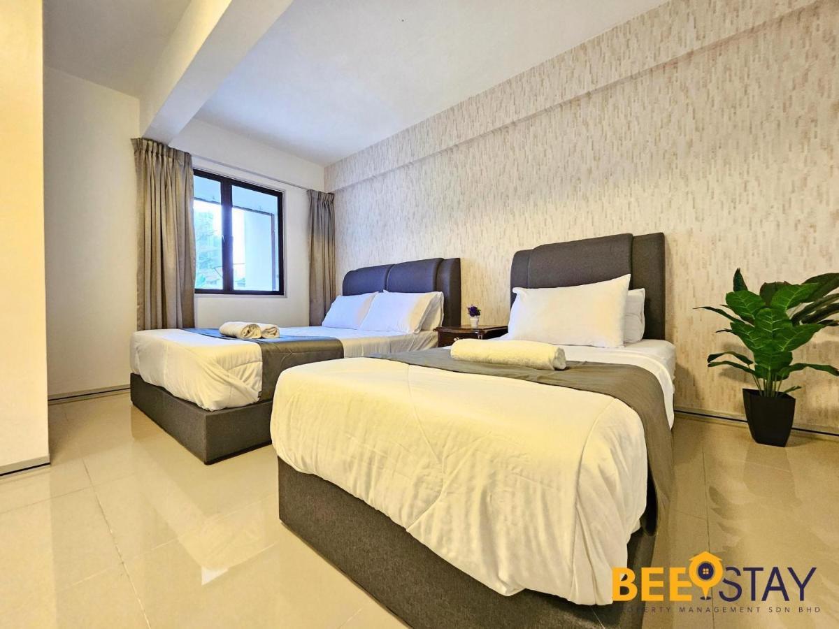 Bangsar Three Storey Luxury Landed House 19pax