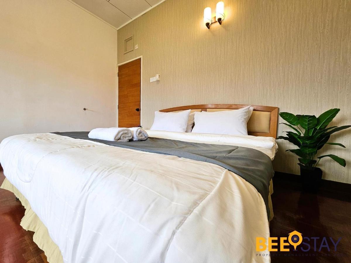 Vila Bangsar Three Storey Luxury Landed House 19pax