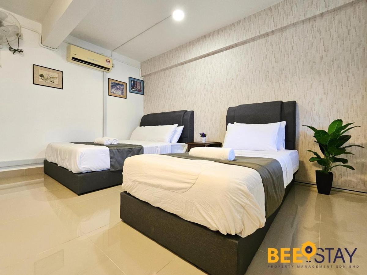 Bangsar Three Storey Luxury Landed House 19pax Vila