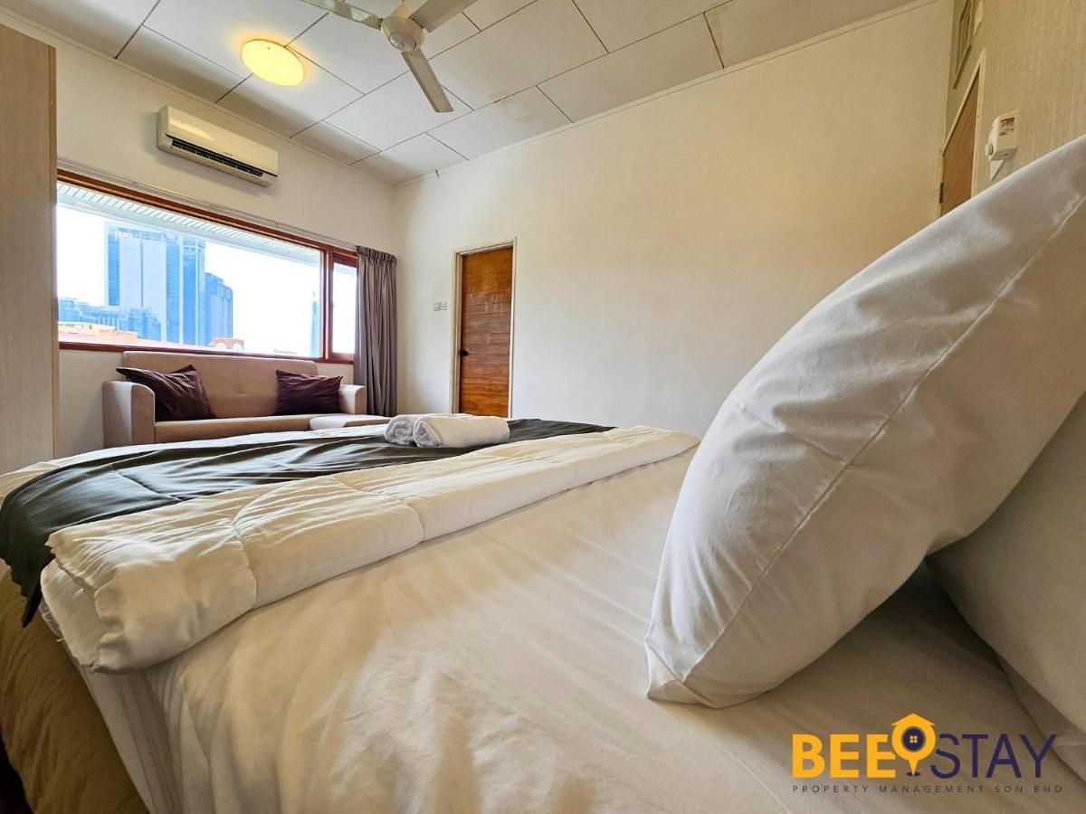 Bangsar Three Storey Luxury Landed House 19pax Kuala Lumpur