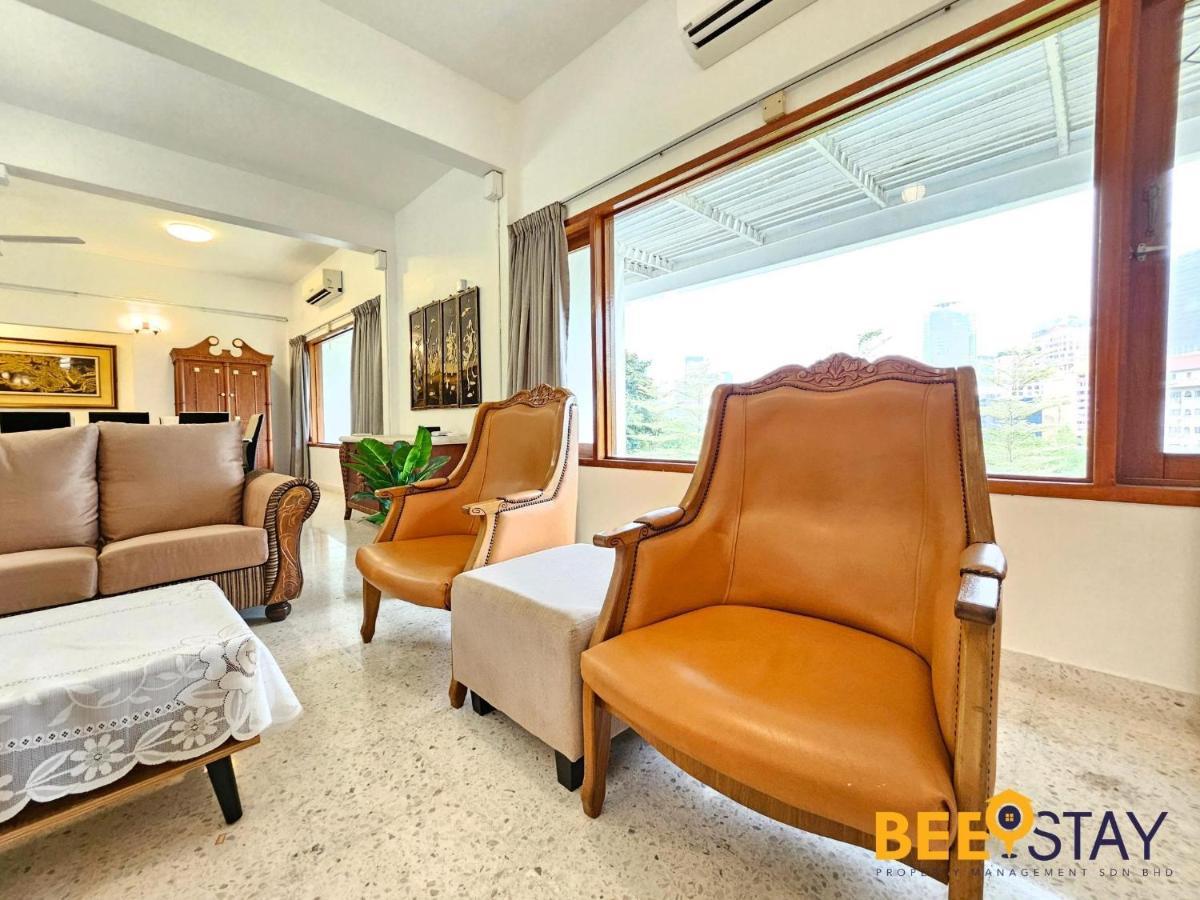 Bangsar Three Storey Luxury Landed House 19pax Vila Kuala Lumpur