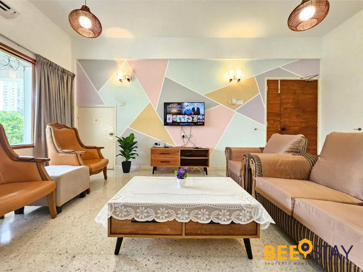 Bangsar Three Storey Luxury Landed House 19pax Villa *