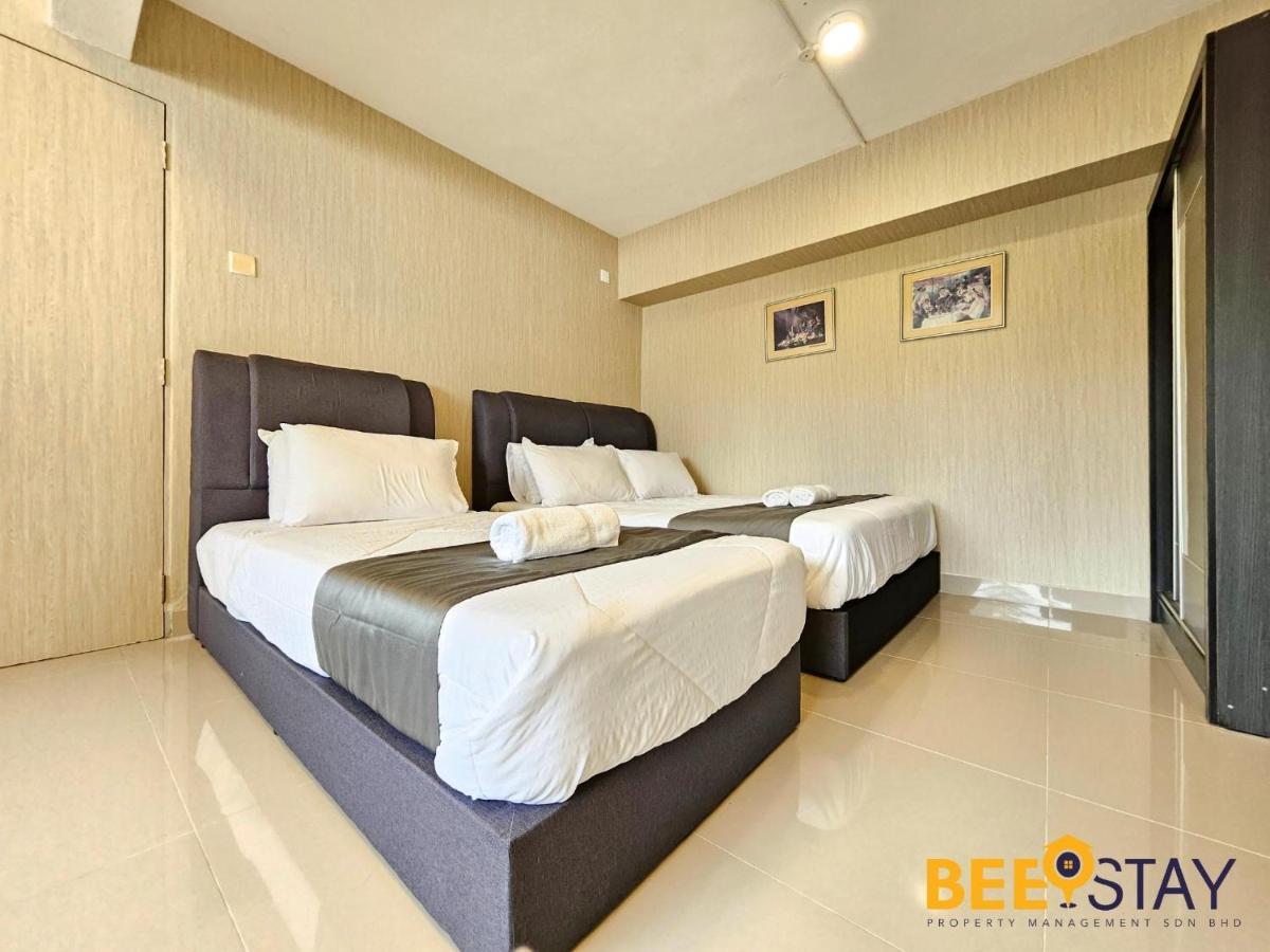 Bangsar Three Storey Luxury Landed House 19pax Vila