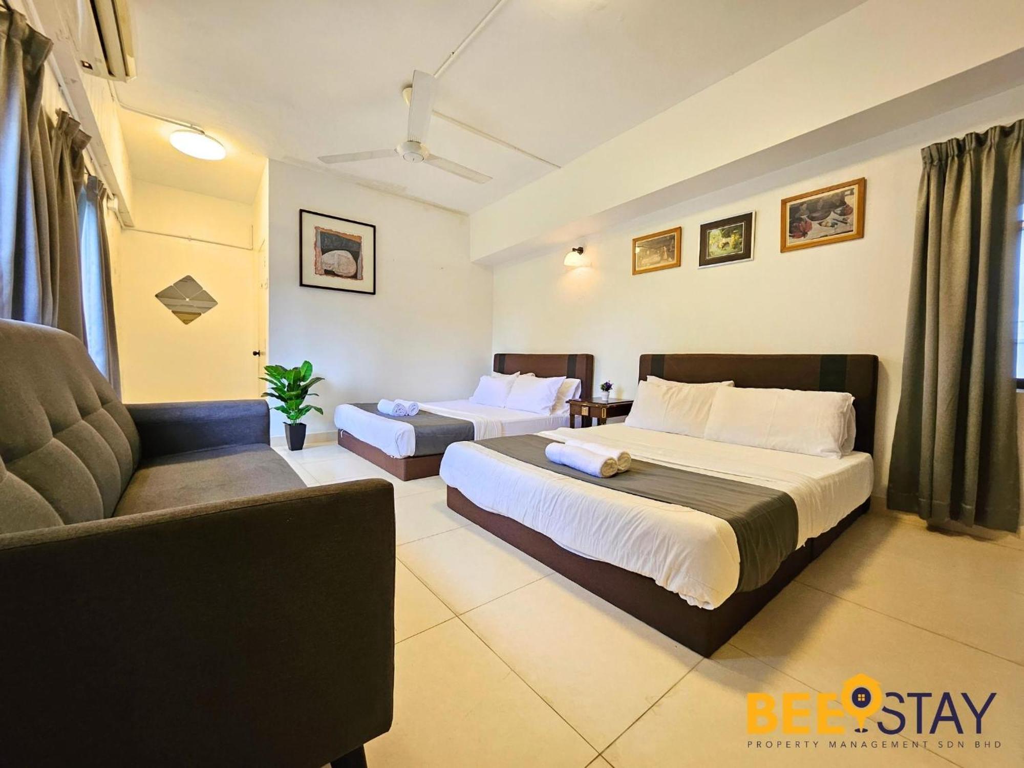 Bangsar Three Storey Luxury Landed House 19pax * Kuala Lumpur