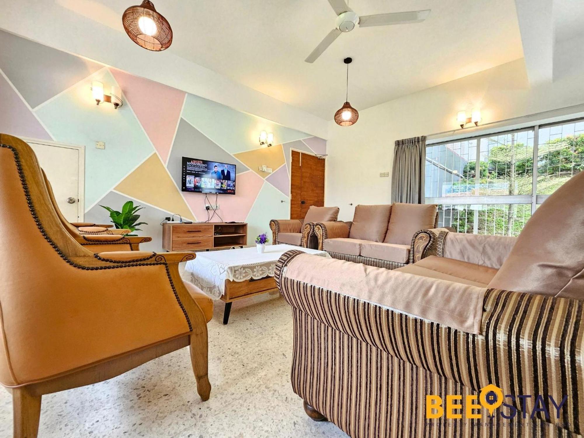 Vila Bangsar Three Storey Luxury Landed House 19pax