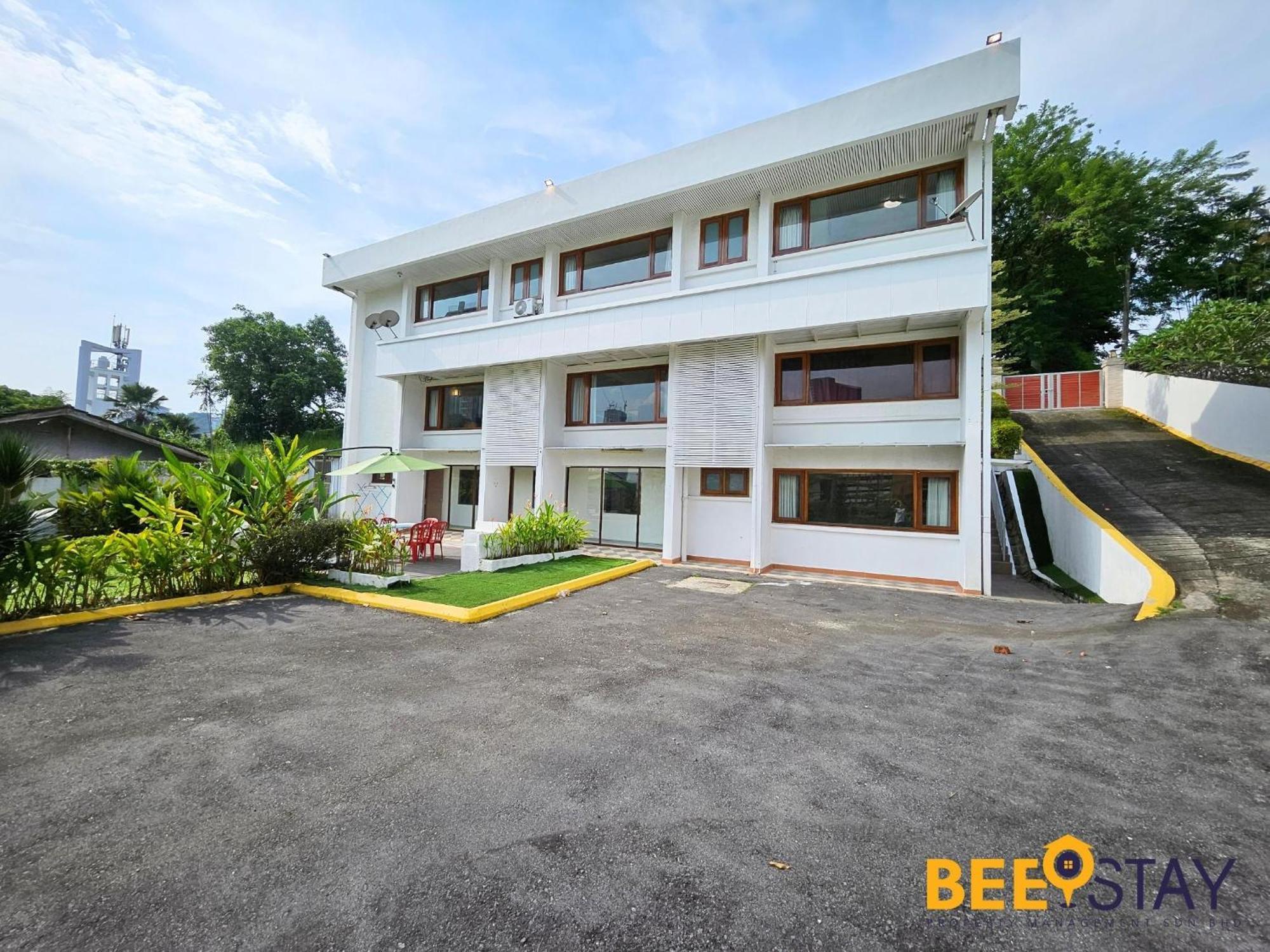 Bangsar Three Storey Luxury Landed House 19pax * Kuala Lumpur