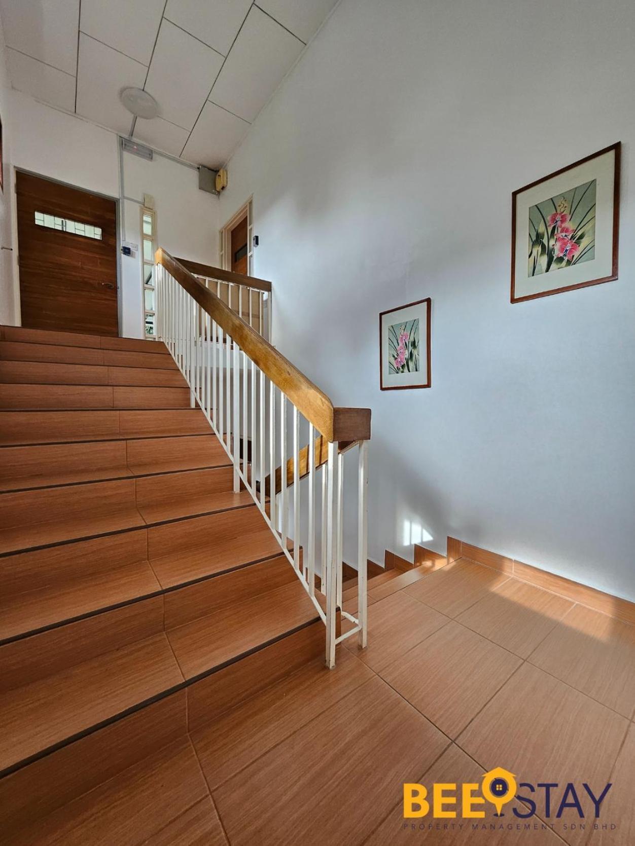 Villa Bangsar Three Storey Luxury Landed House 19pax Kuala Lumpur