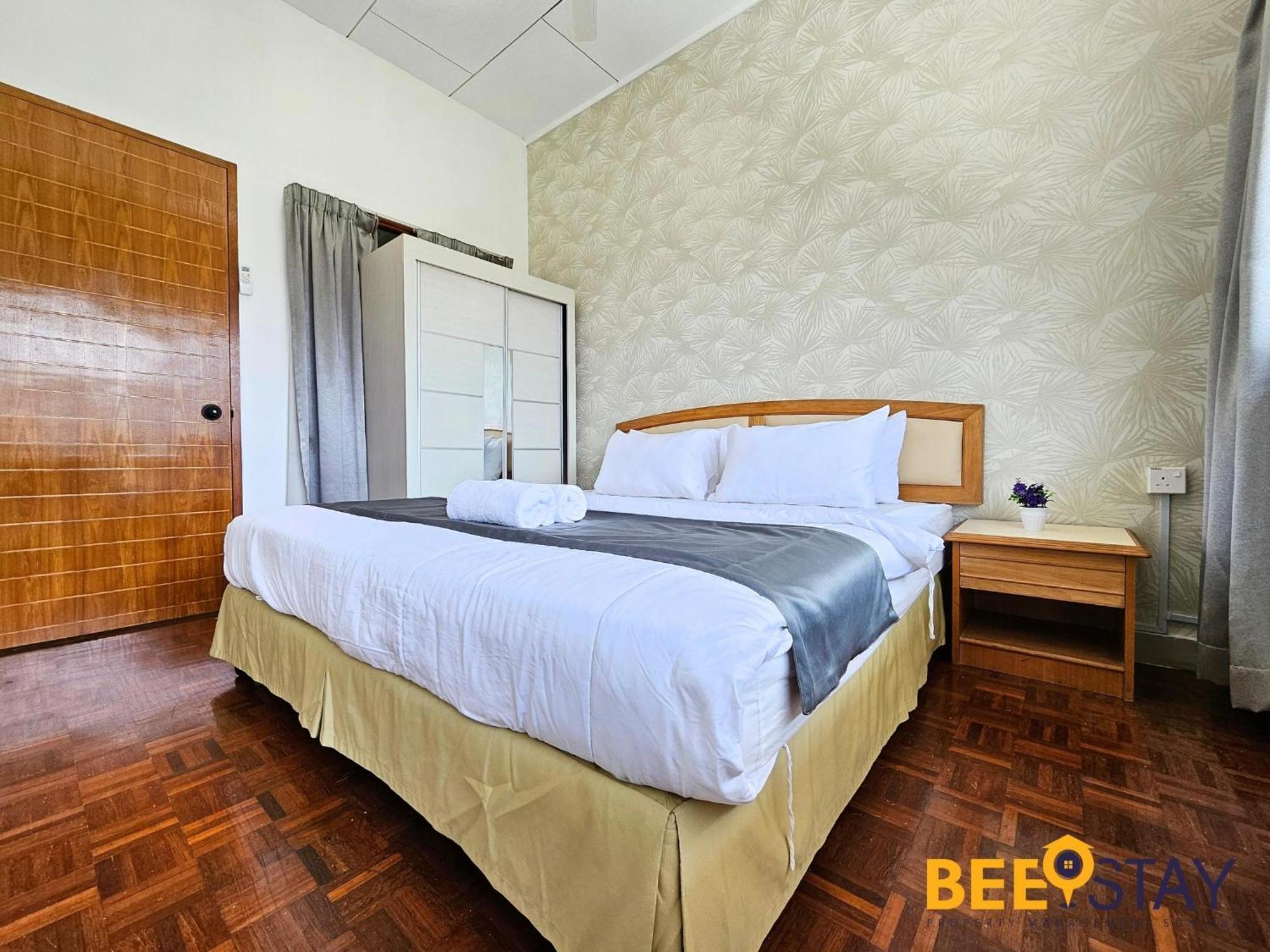 Bangsar Three Storey Luxury Landed House 19pax Vila Kuala Lumpur
