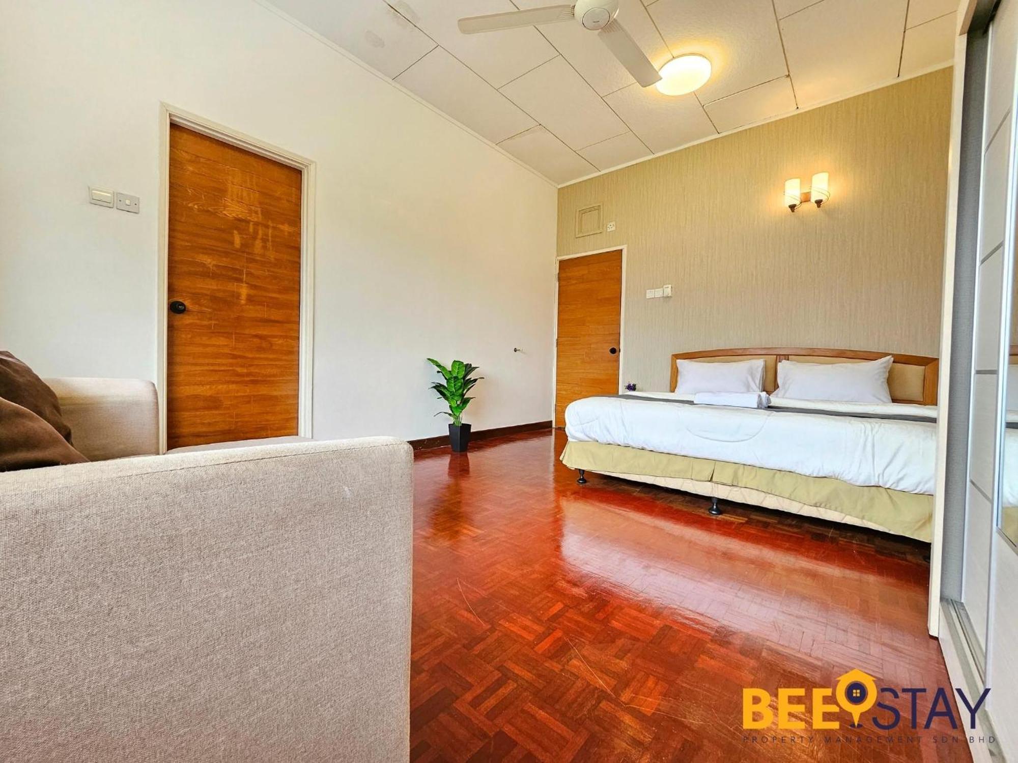 Vila Bangsar Three Storey Luxury Landed House 19pax *