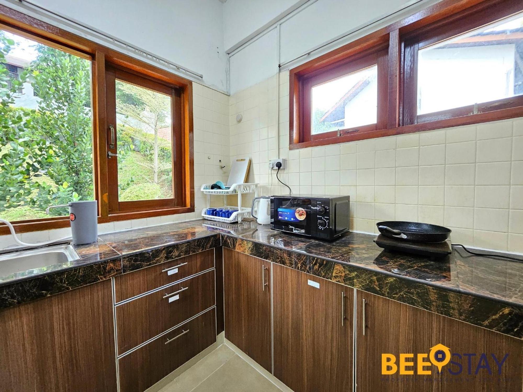 Bangsar Three Storey Luxury Landed House 19pax Vila