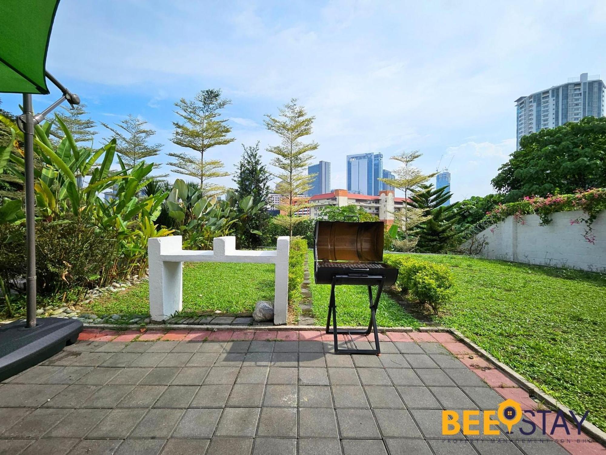 Villa Bangsar Three Storey Luxury Landed House 19pax Kuala Lumpur