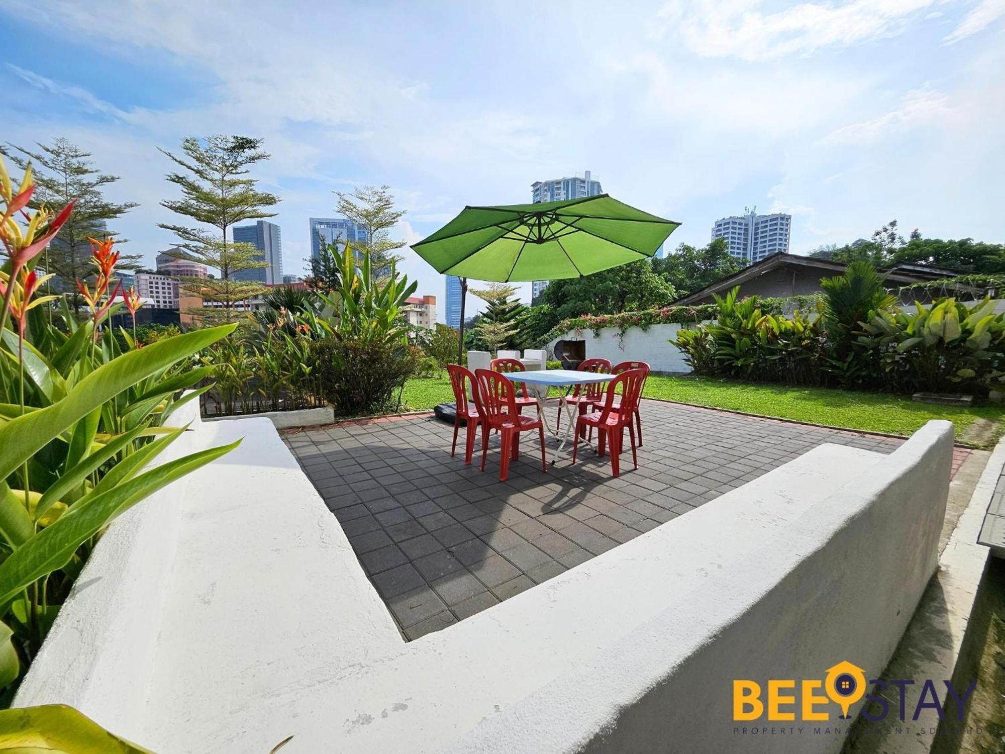 Bangsar Three Storey Luxury Landed House 19pax Vila Kuala Lumpur