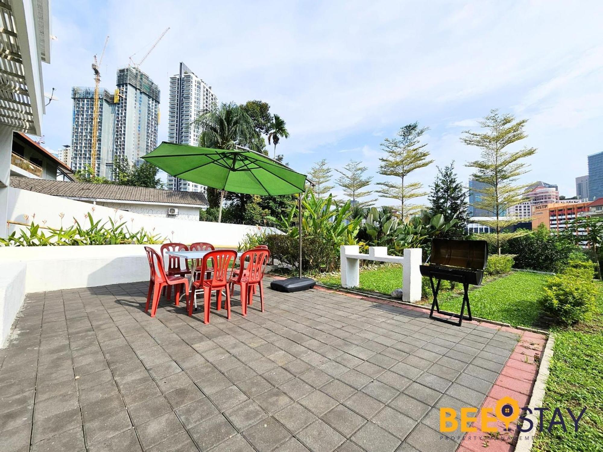 Bangsar Three Storey Luxury Landed House 19pax Vila *