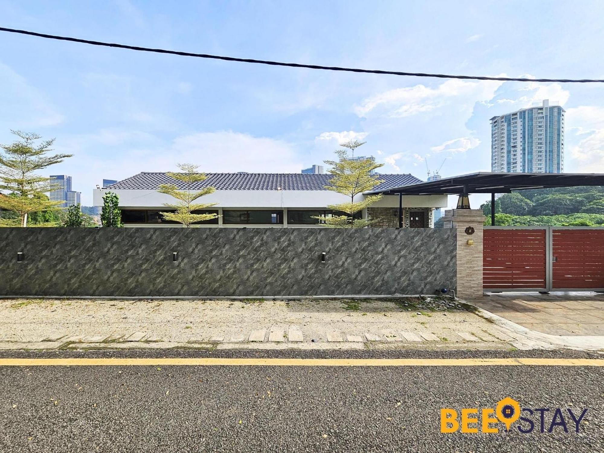 Vila Bangsar Three Storey Luxury Landed House 19pax Kuala Lumpur