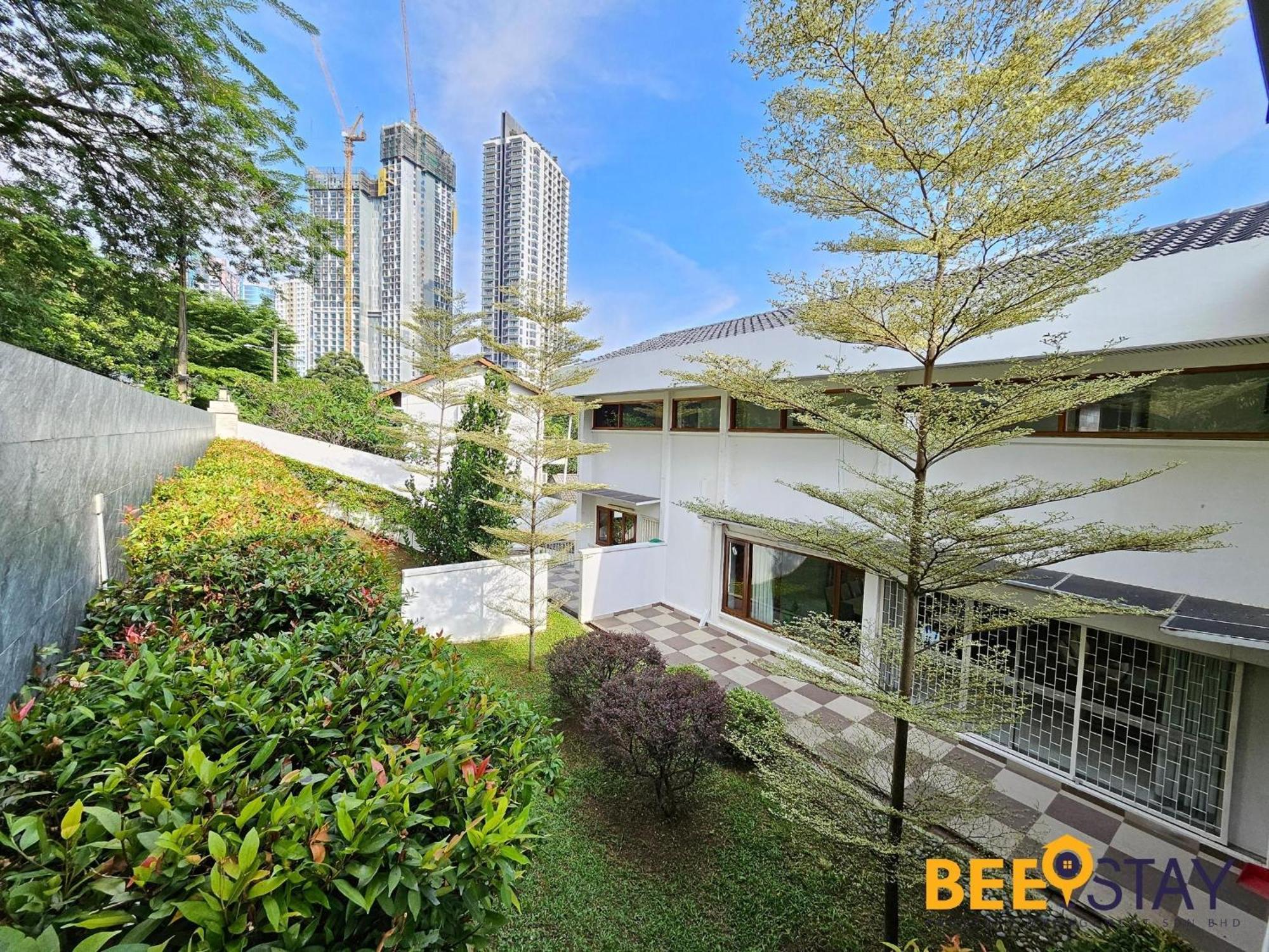 Bangsar Three Storey Luxury Landed House 19pax * Kuala Lumpur