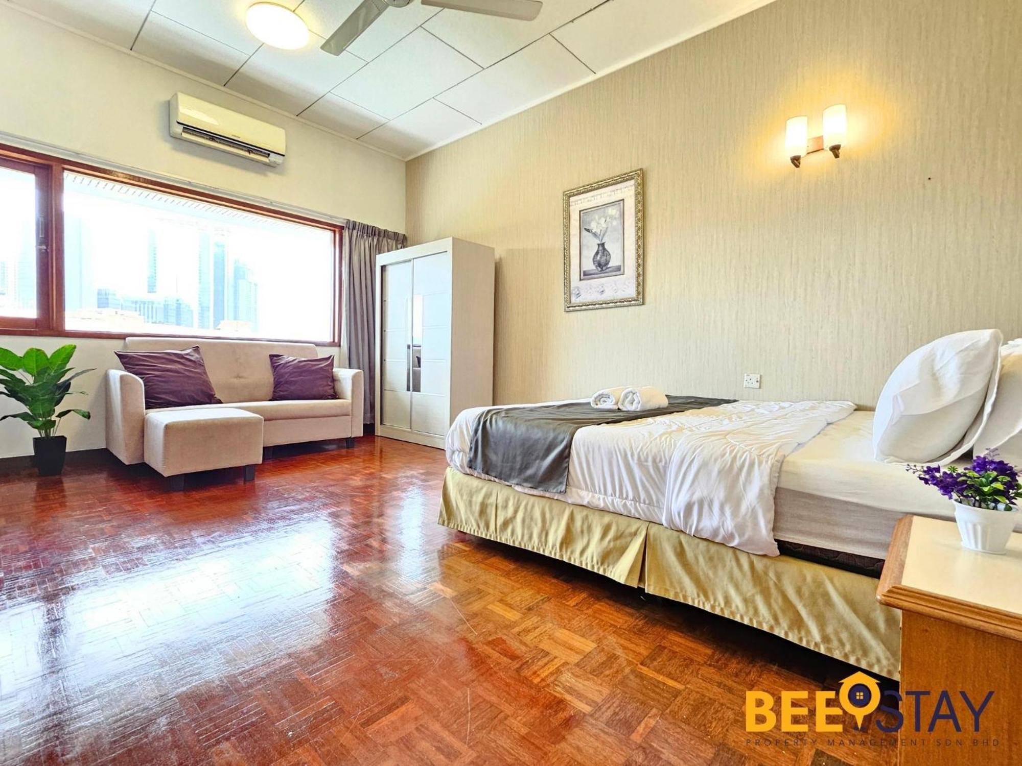 Bangsar Three Storey Luxury Landed House 19pax Vila Kuala Lumpur